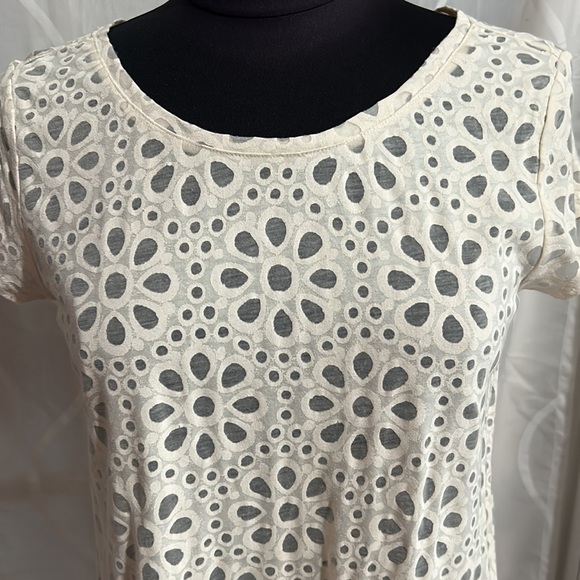 Loft, Beige, Sheer, Lightweight, Short Sleeve,floral Top, Size Small - Picture 2 of 5